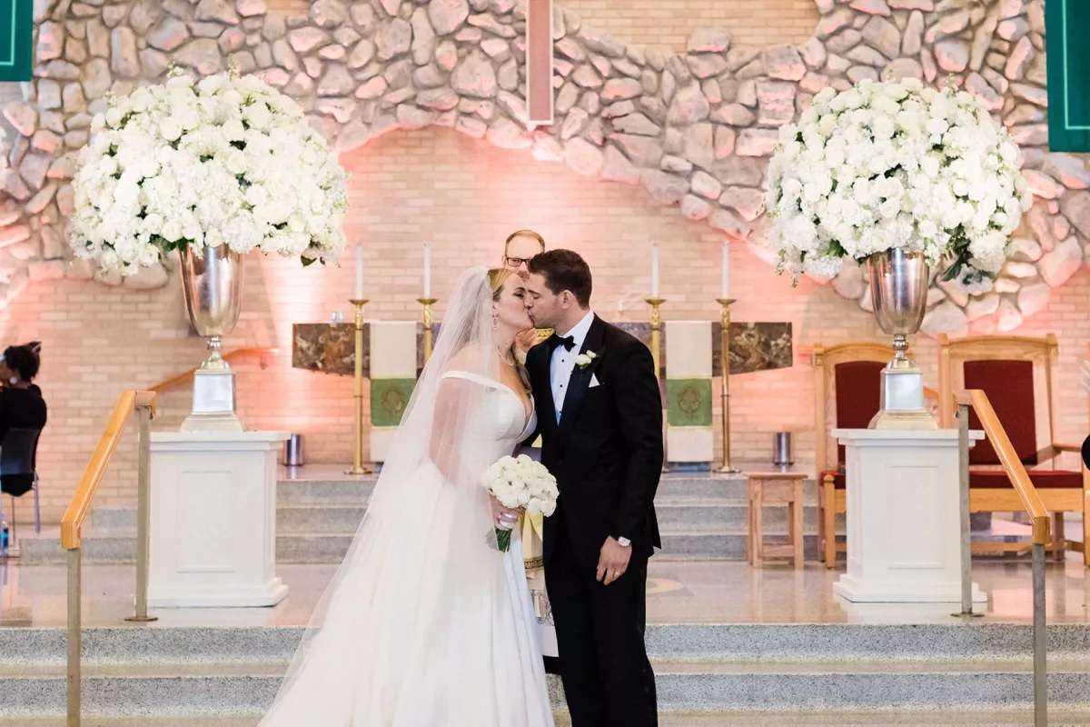 婚礼与白色花卉安排