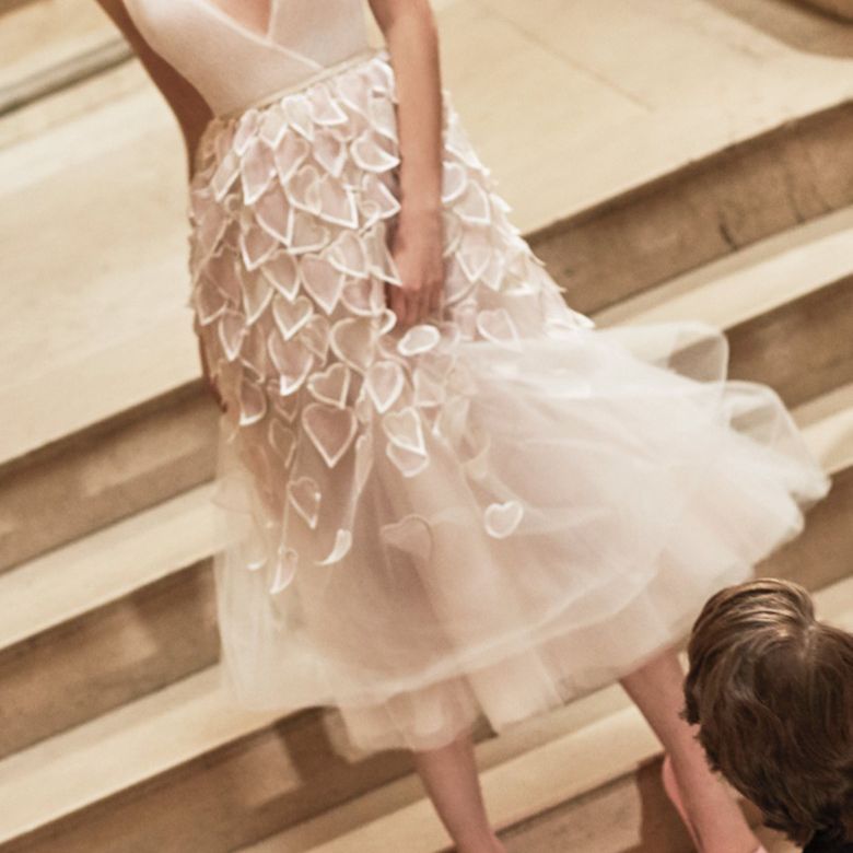 Carolina Herrera的海蒂茶长裙$ 5,290