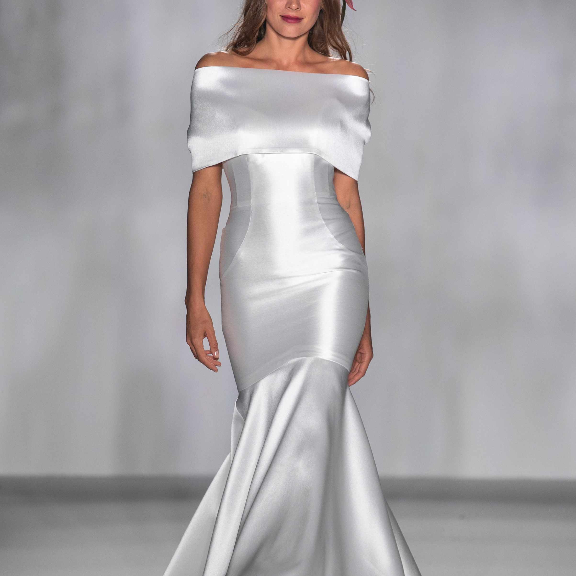 安妮·巴尔婚纱