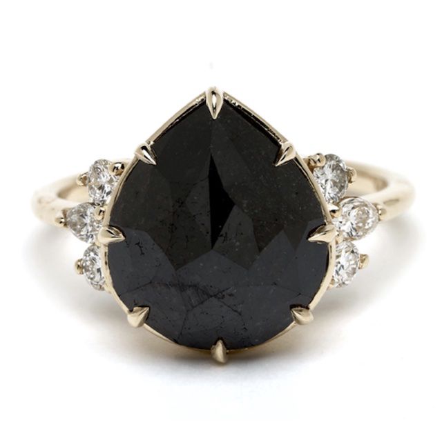 梨形玫瑰切割黑色钻石订婚戒指ld乐动官网