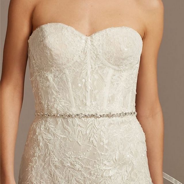 大卫的新娘梨和圆圈切割水晶绞线