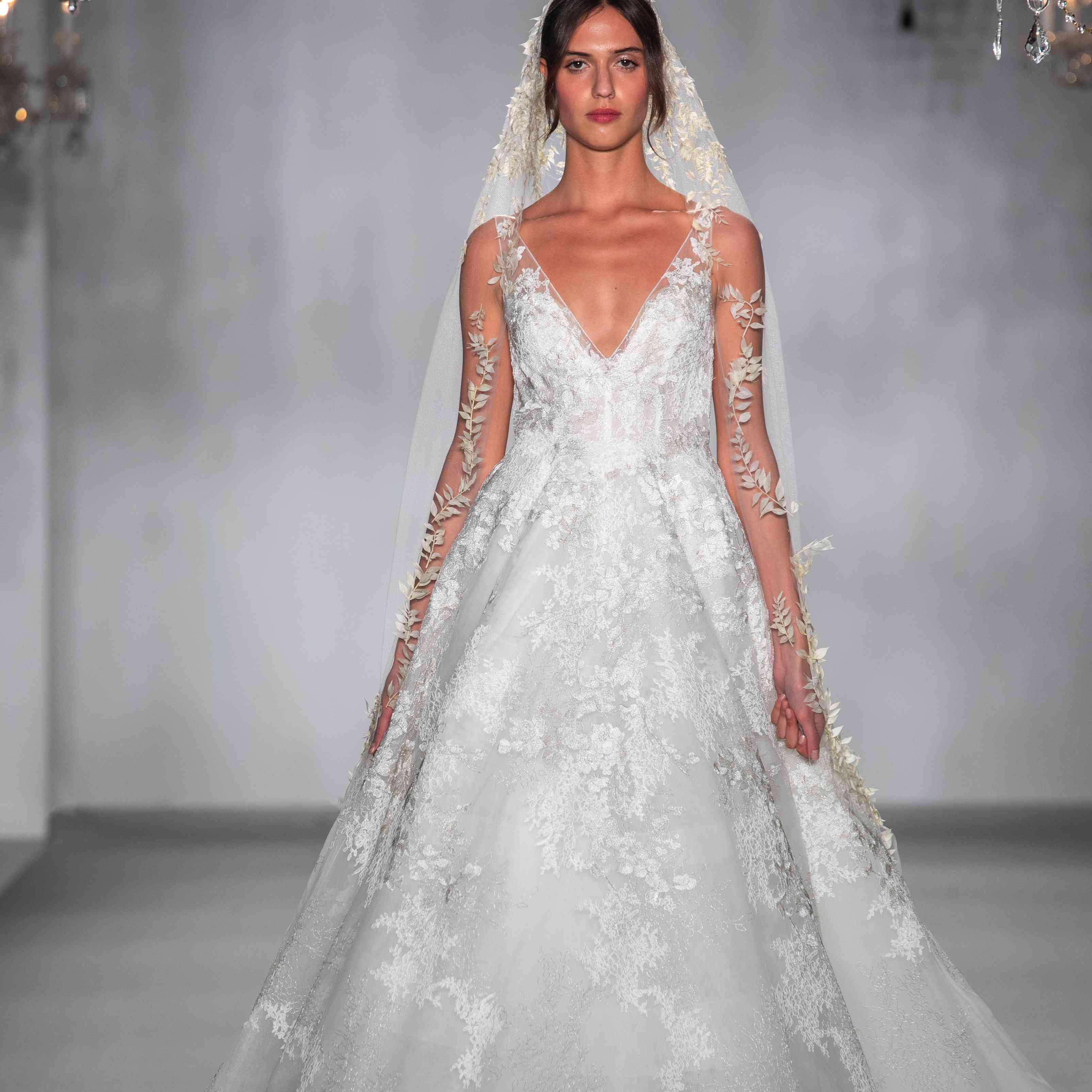 安妮·巴尔婚纱