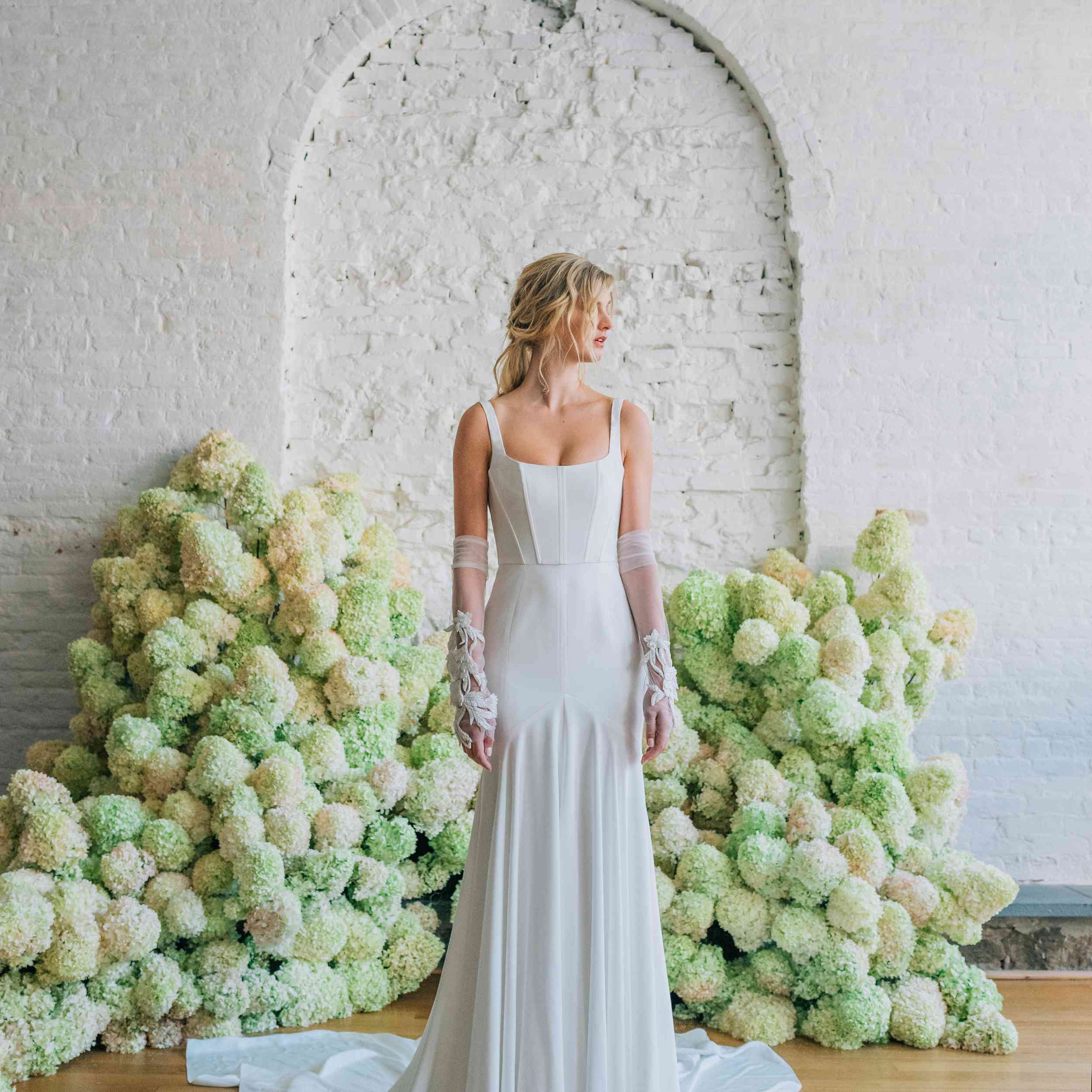 卡罗尔汉娜婚纱