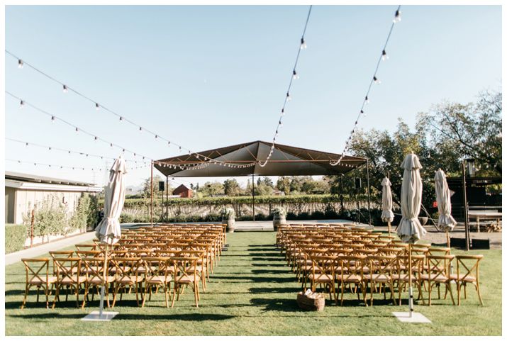 长草甸牧场的婚礼布置