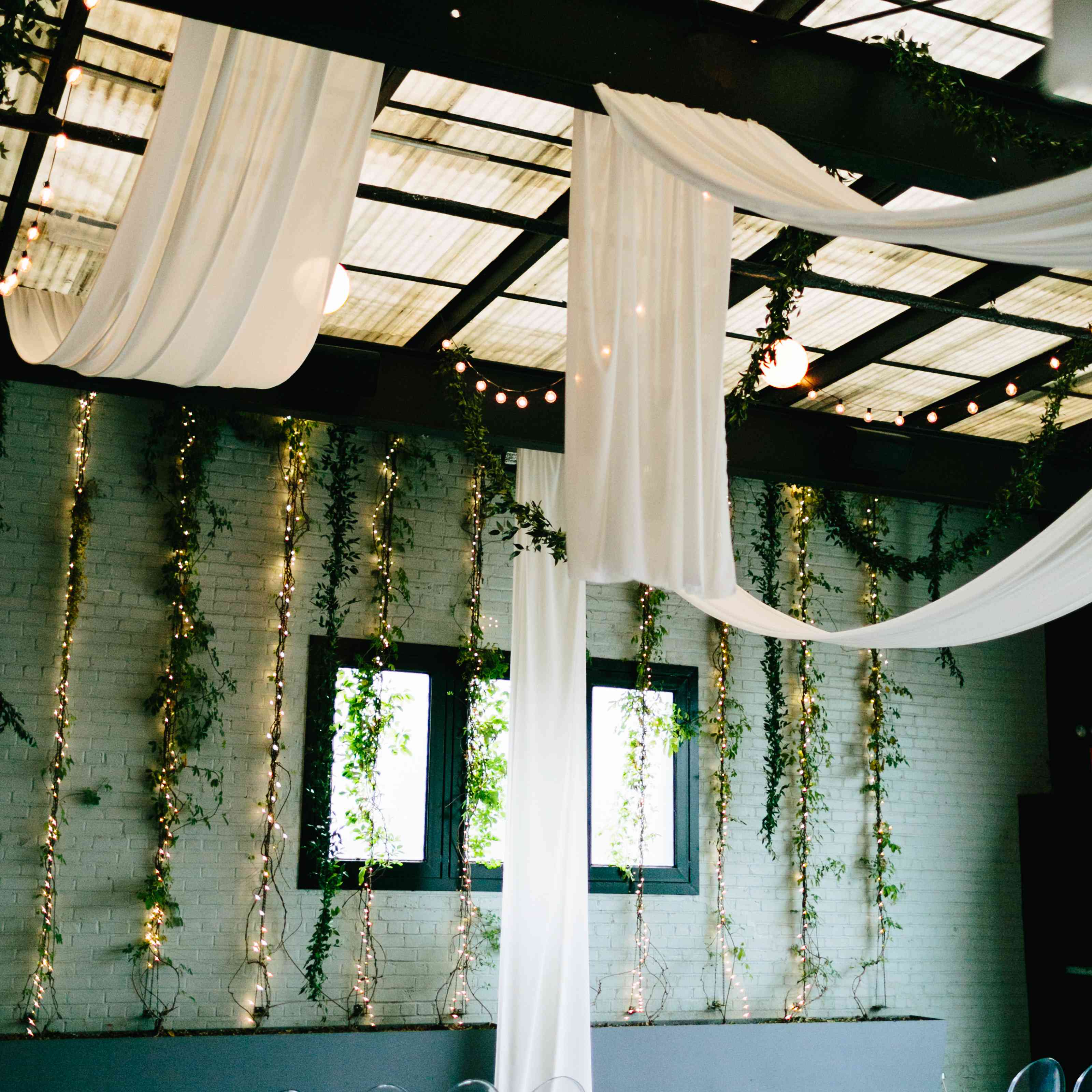 极简主义仪式与灯的地点