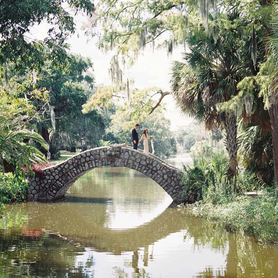 <P>在新奥尔良市公园婚纱</ P>