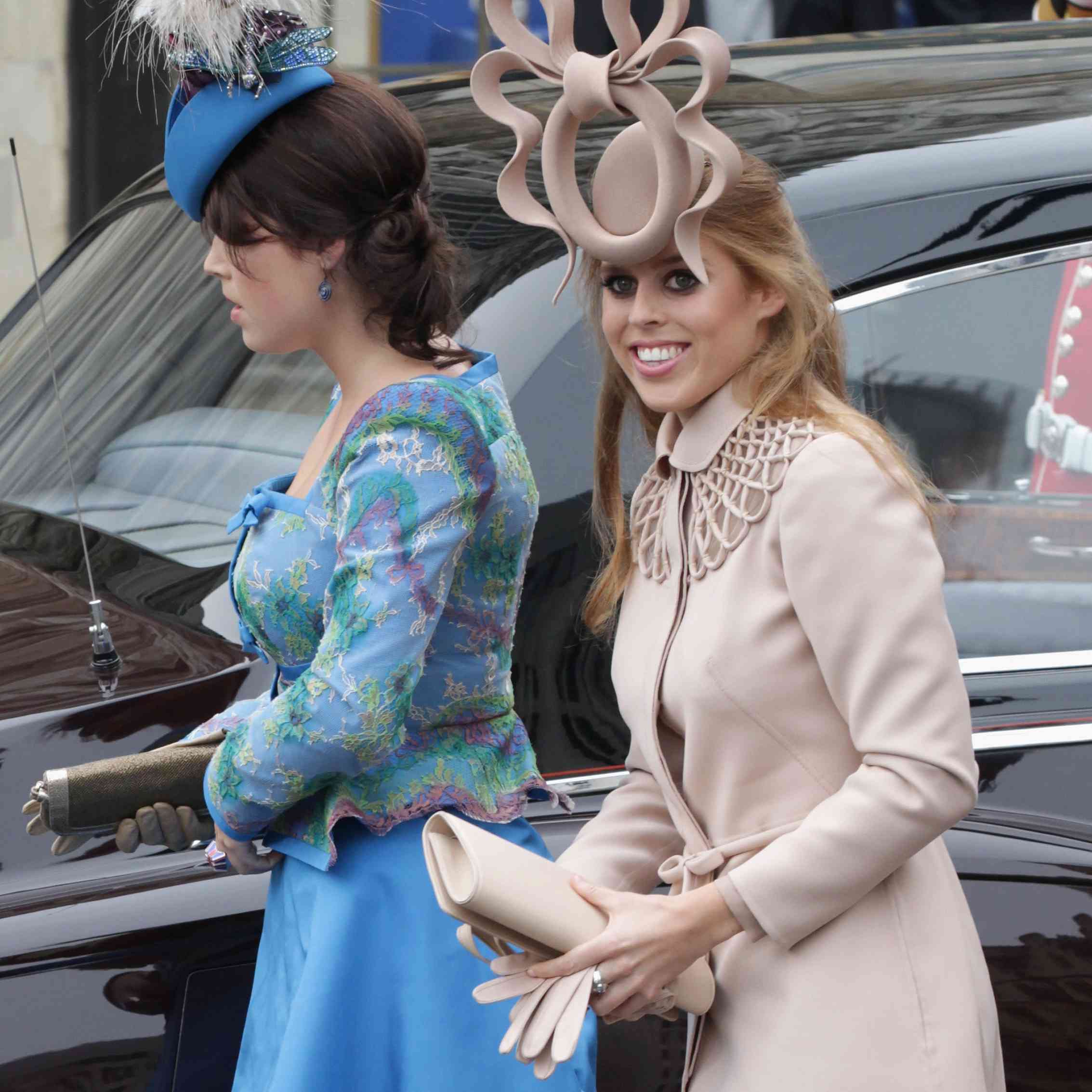 约克的比阿特丽斯公主与她的妹妹尤金妮郡主