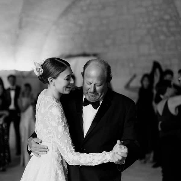 父亲的女儿跳舞