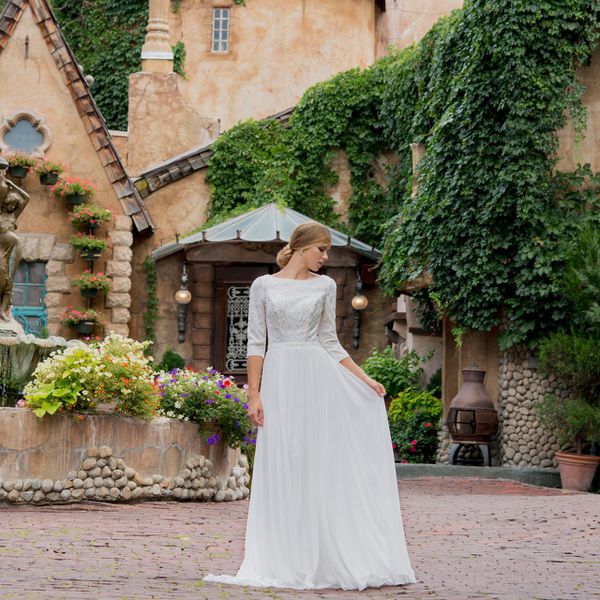 《谦虚》(Modest)作者:Mon Cheri Spring, 2018年