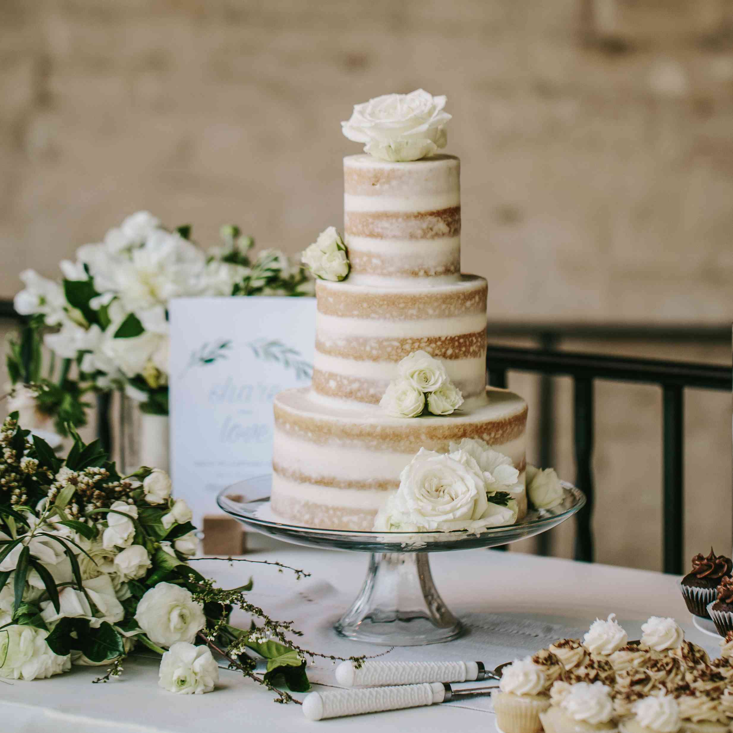 <p>裸婚礼蛋糕</ p>