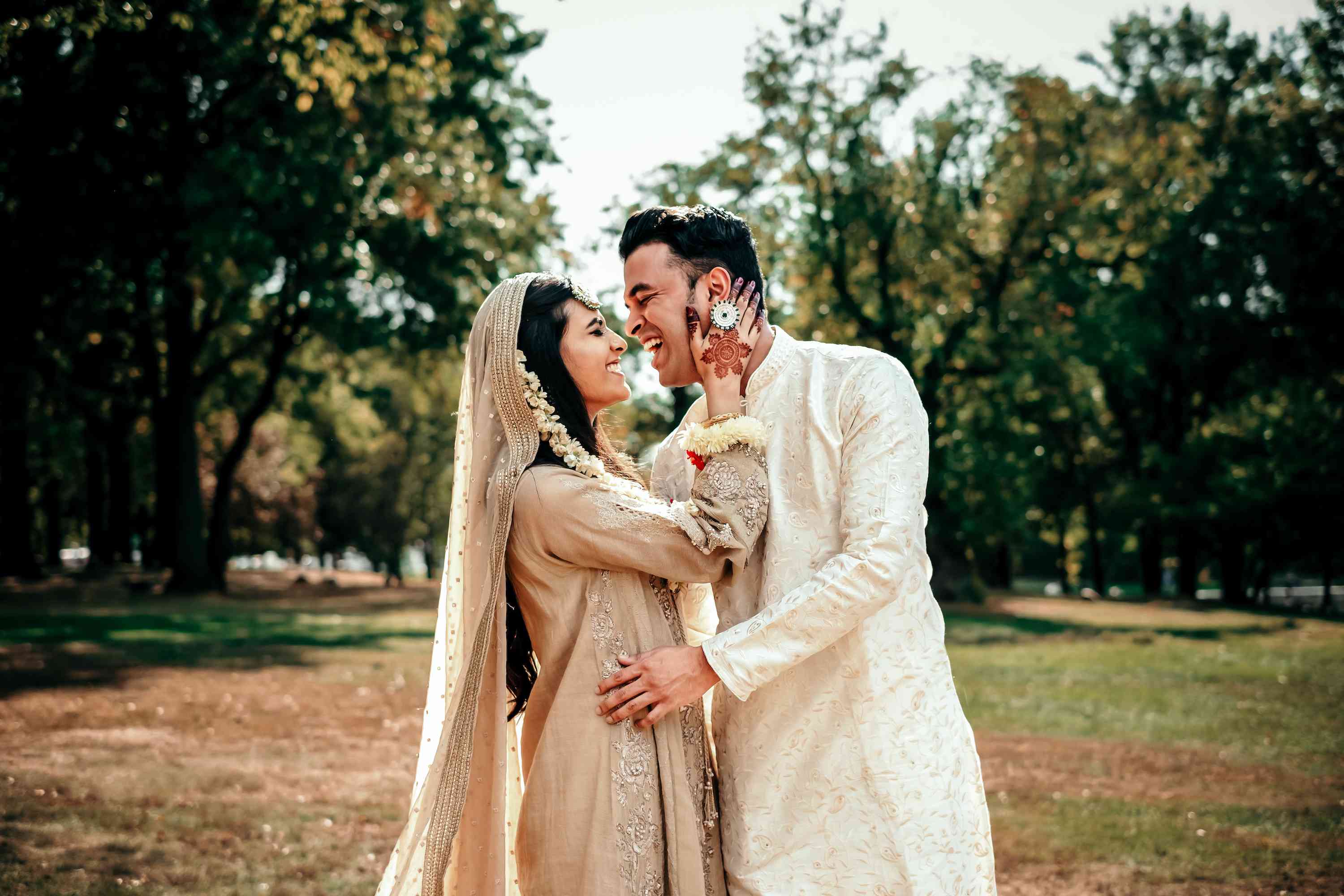 印度新娘和新郎