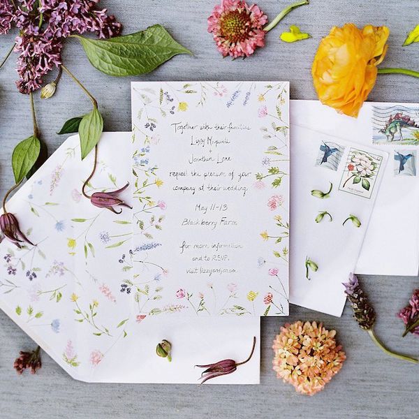 与花主题的独特的婚礼邀请