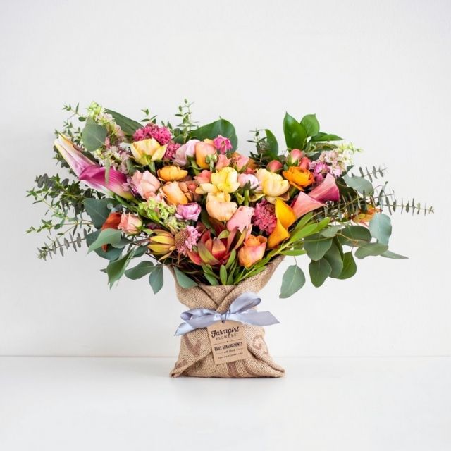 农场女孩花大爱粗麻布包花束