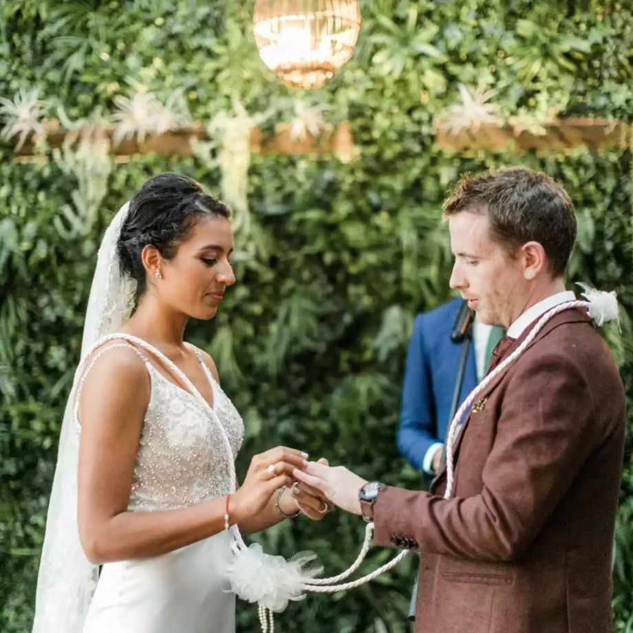 新娘和新郎EL拉索仪式