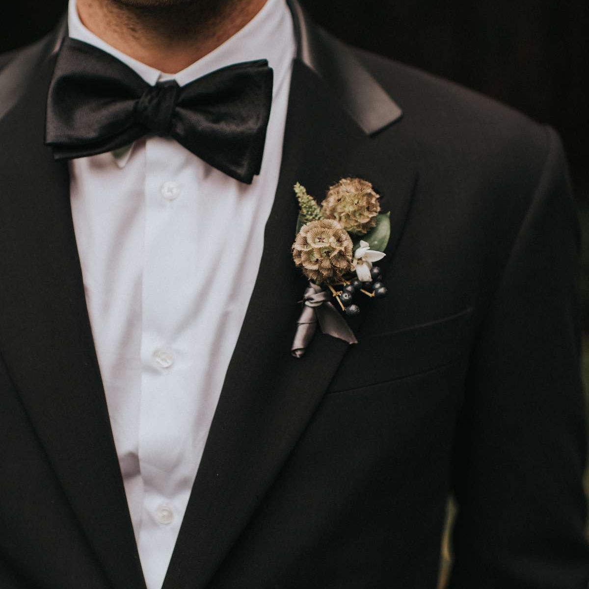 秋季婚礼bouniere.