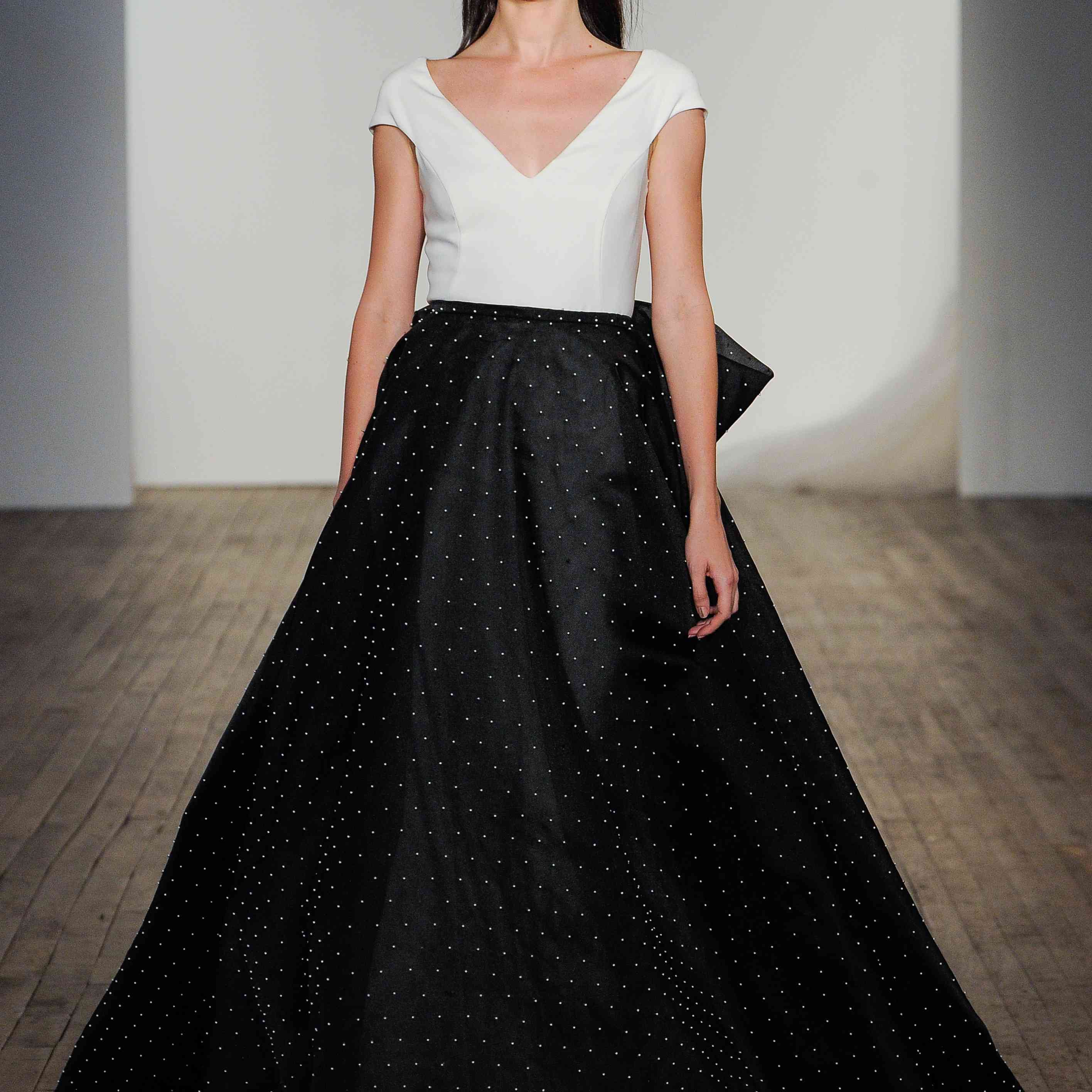 阿利森·韦伯婚纱