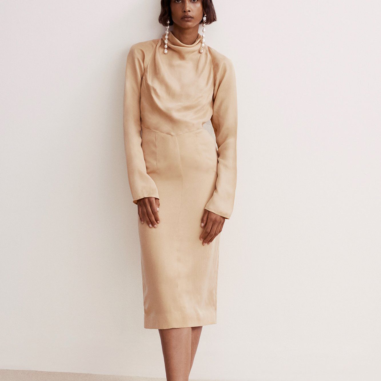 Tove Ines Cowl Buttermilk Cupro连衣裙633美元