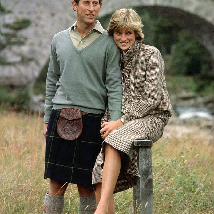 查尔斯王子和戴安娜王子在蜜月乐动足球视频“class=