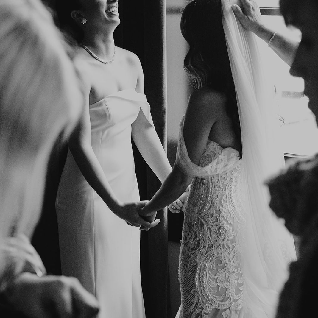 新娘and bridesmaid