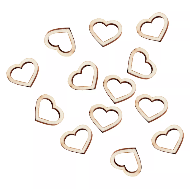 心脏形的木表五彩纸屑