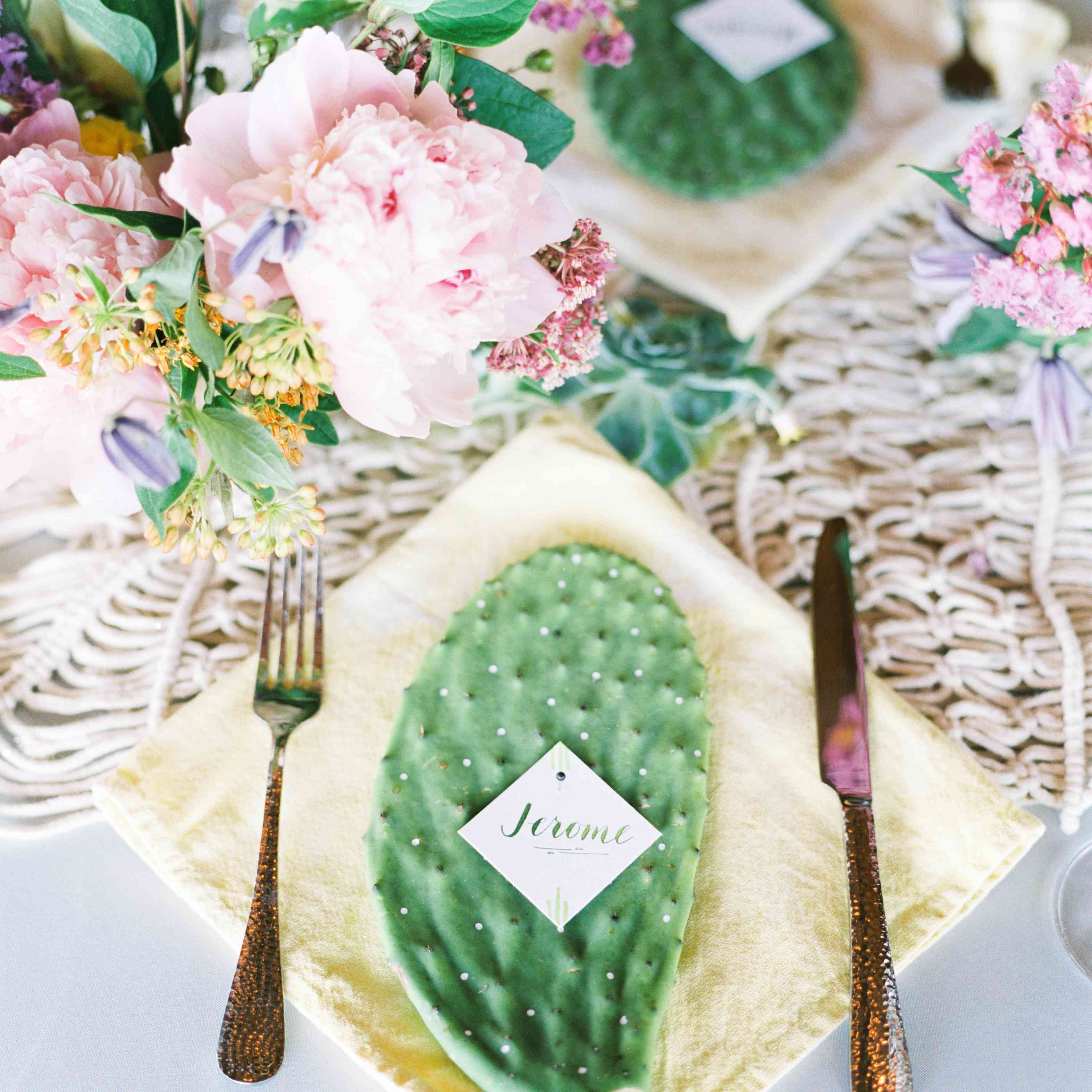 仙人掌婚礼餐厅设置