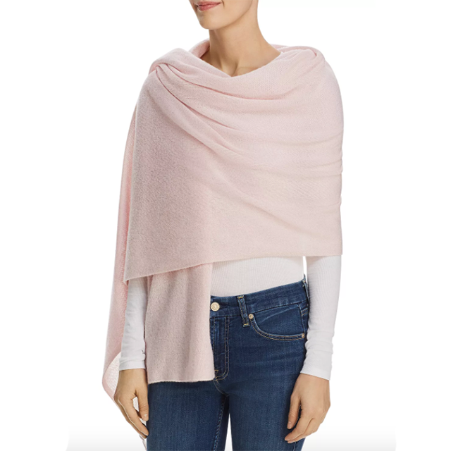 C by Bloomingdale的羊绒旅行包裹