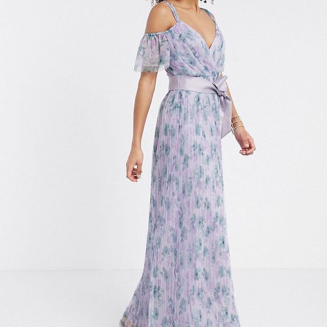 AAYA充满爱情薄纱冷肩褶皱Maxi连衣裙$ 151