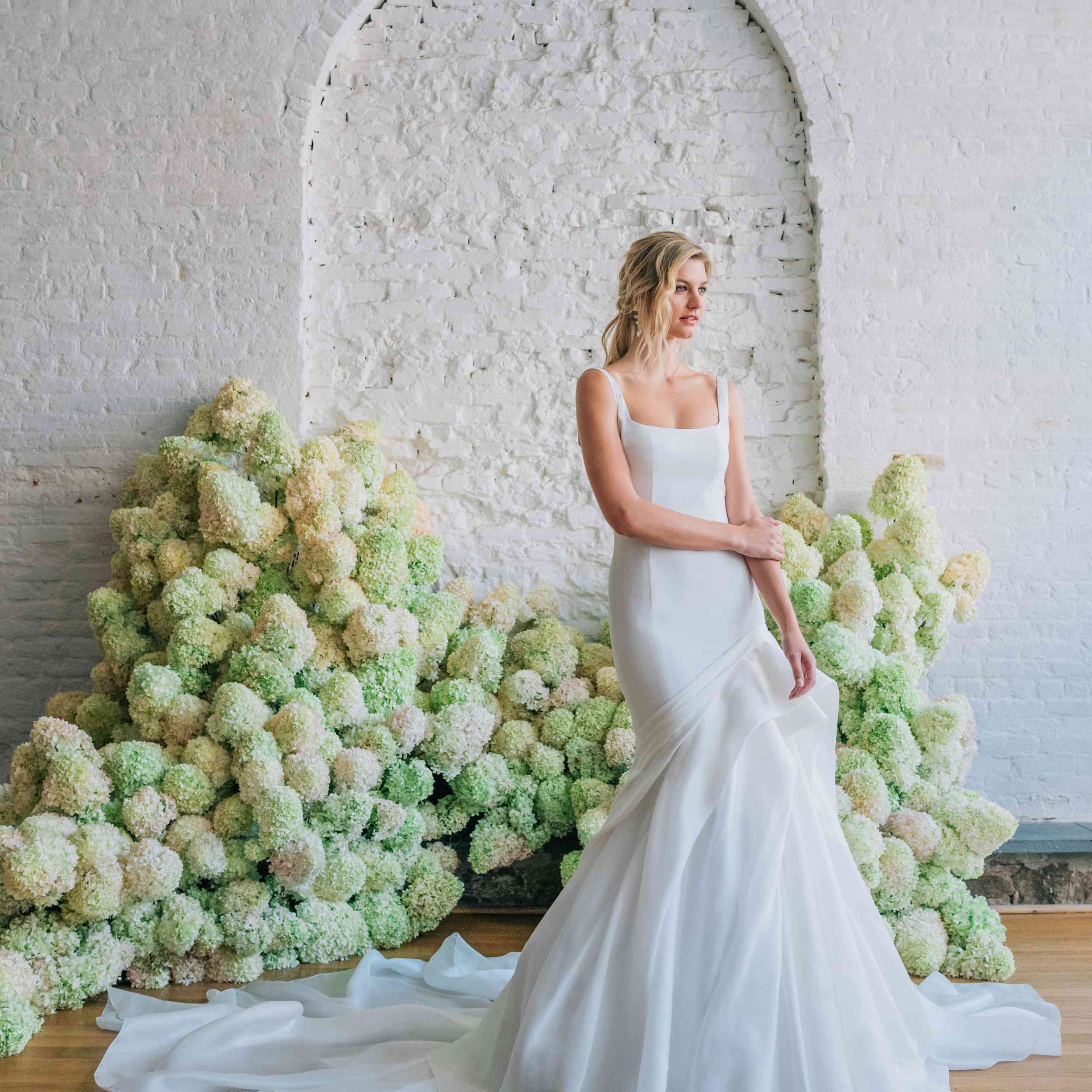 卡罗尔汉娜婚纱