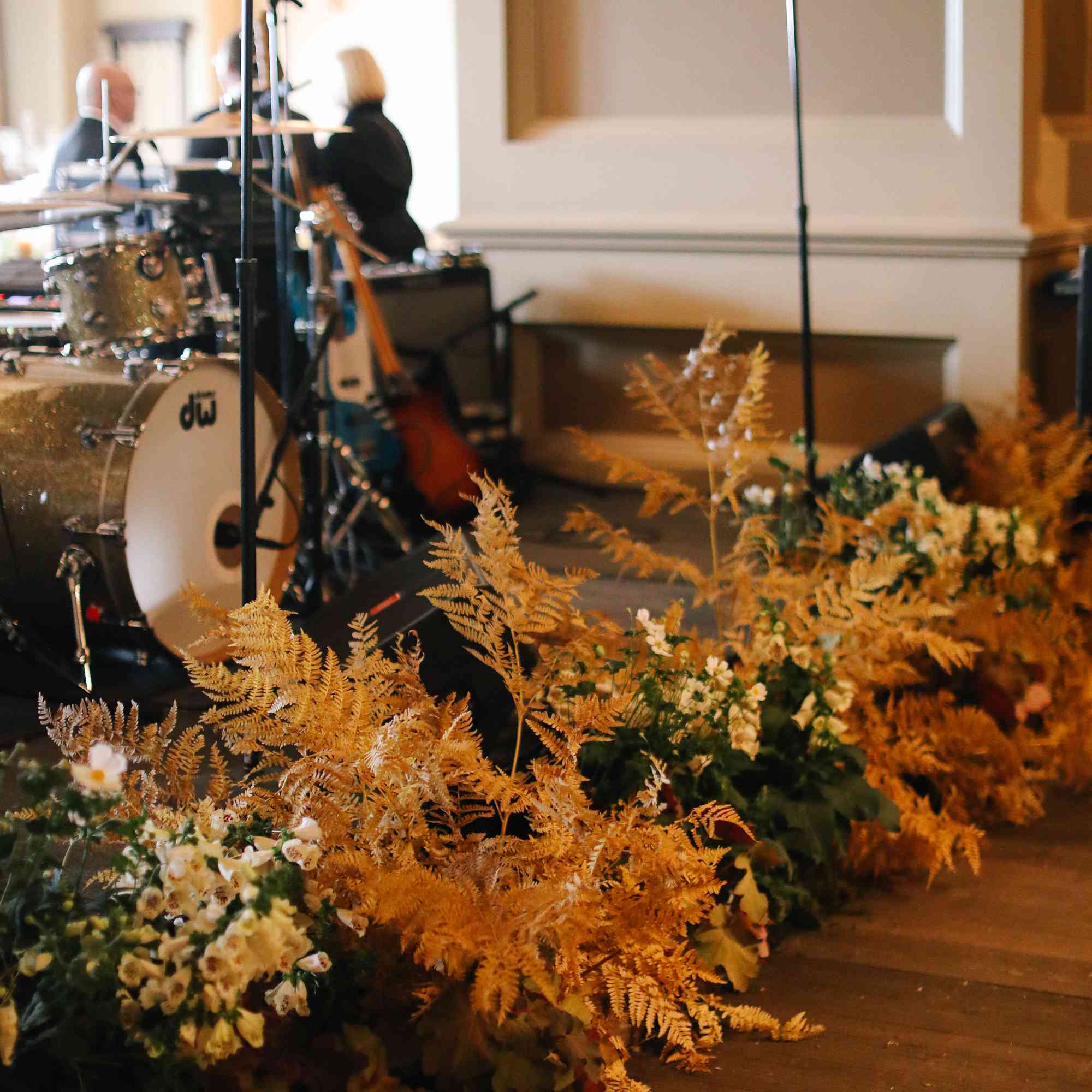 萨凡纳和riker婚礼，阶段“class=