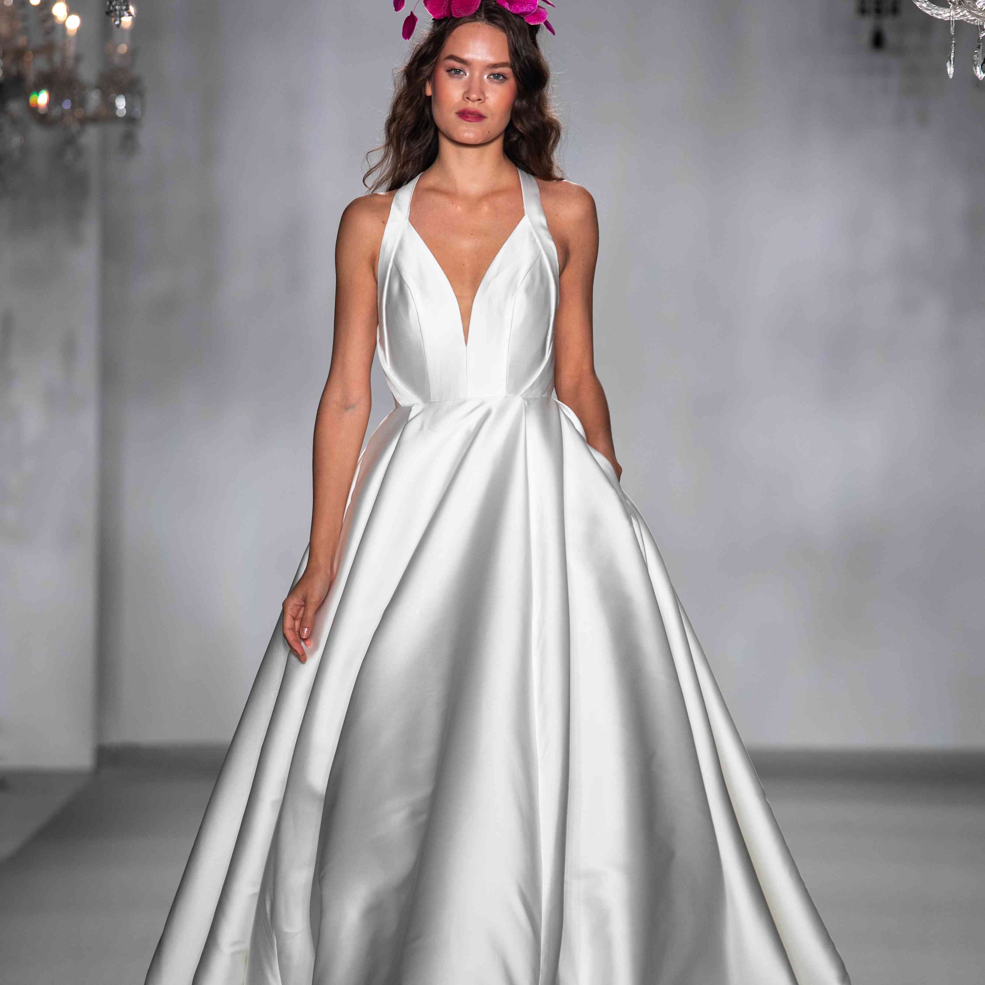 安妮·巴尔婚纱