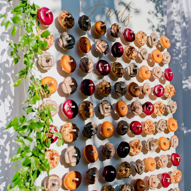 甜甜圈墙，包括各种甜甜圈