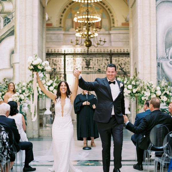 这对夫妻凹槽沿着过道