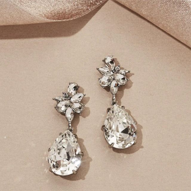 橄榄和吹笛者水晶eaarrings