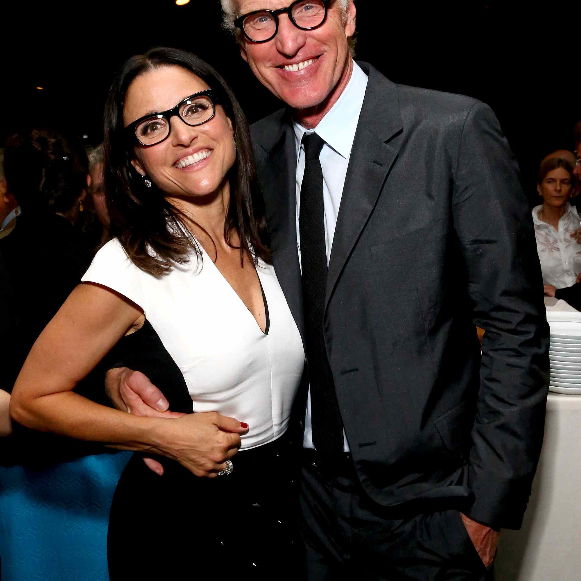 朱莉娅路易斯 - 德雷福斯和布拉德大厅