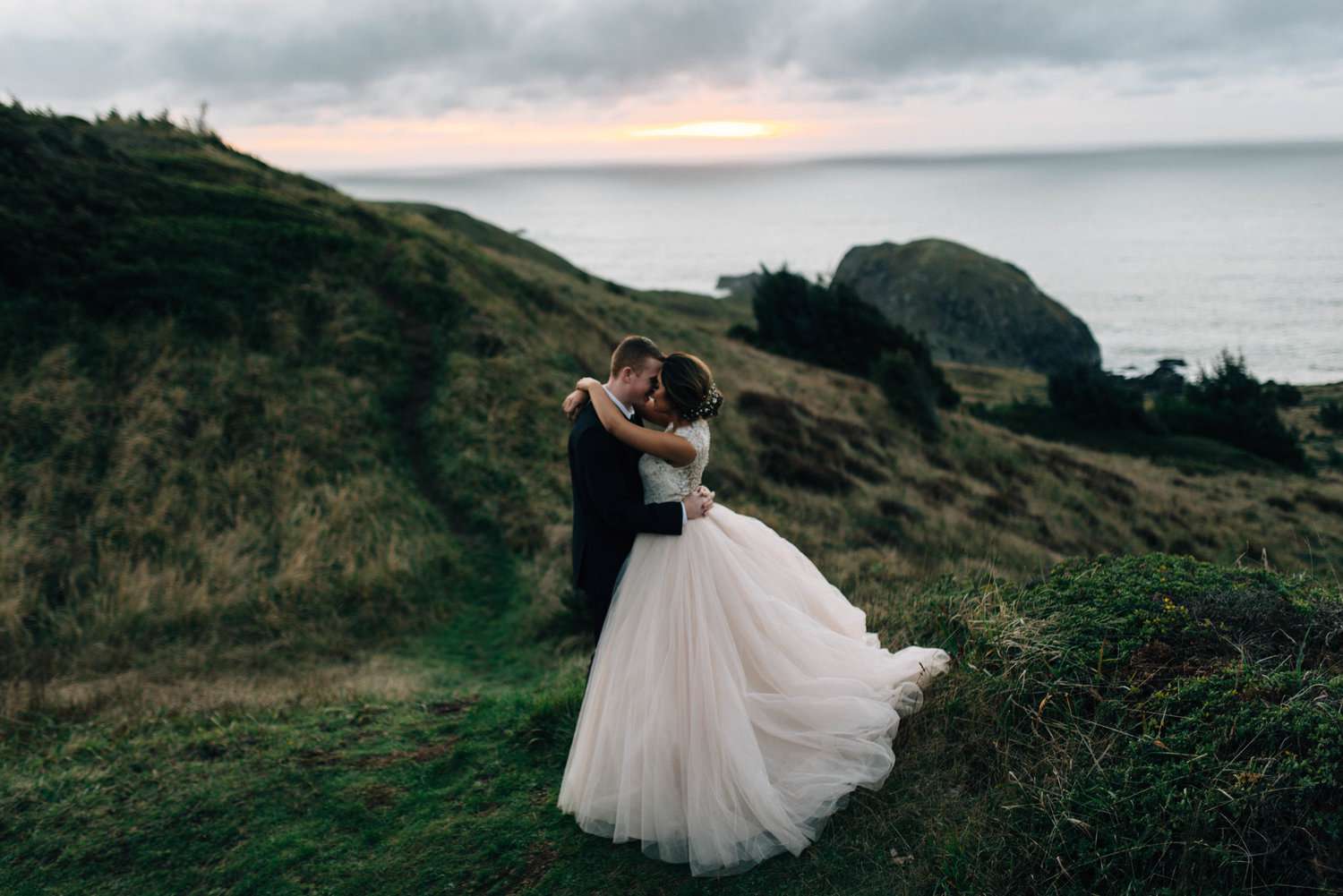 <p>婚礼照片沿俄勒冈海岸线</p>