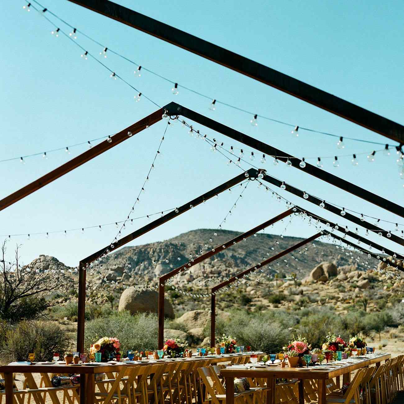 沙漠中的户外婚宴