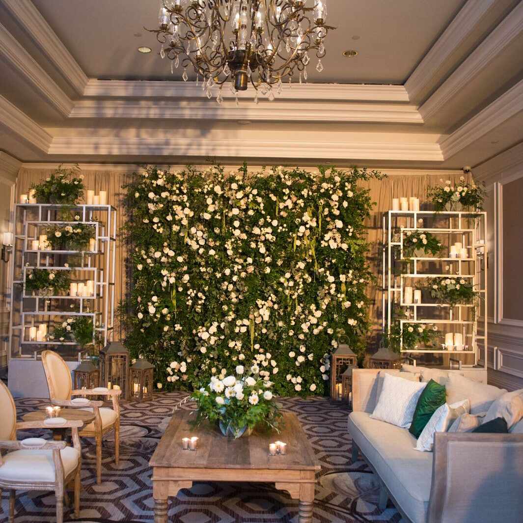 与开花墙外室内休息区