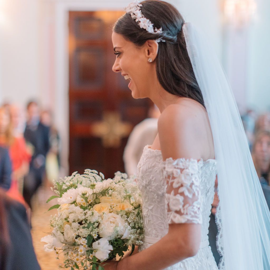 拿着花束的新娘