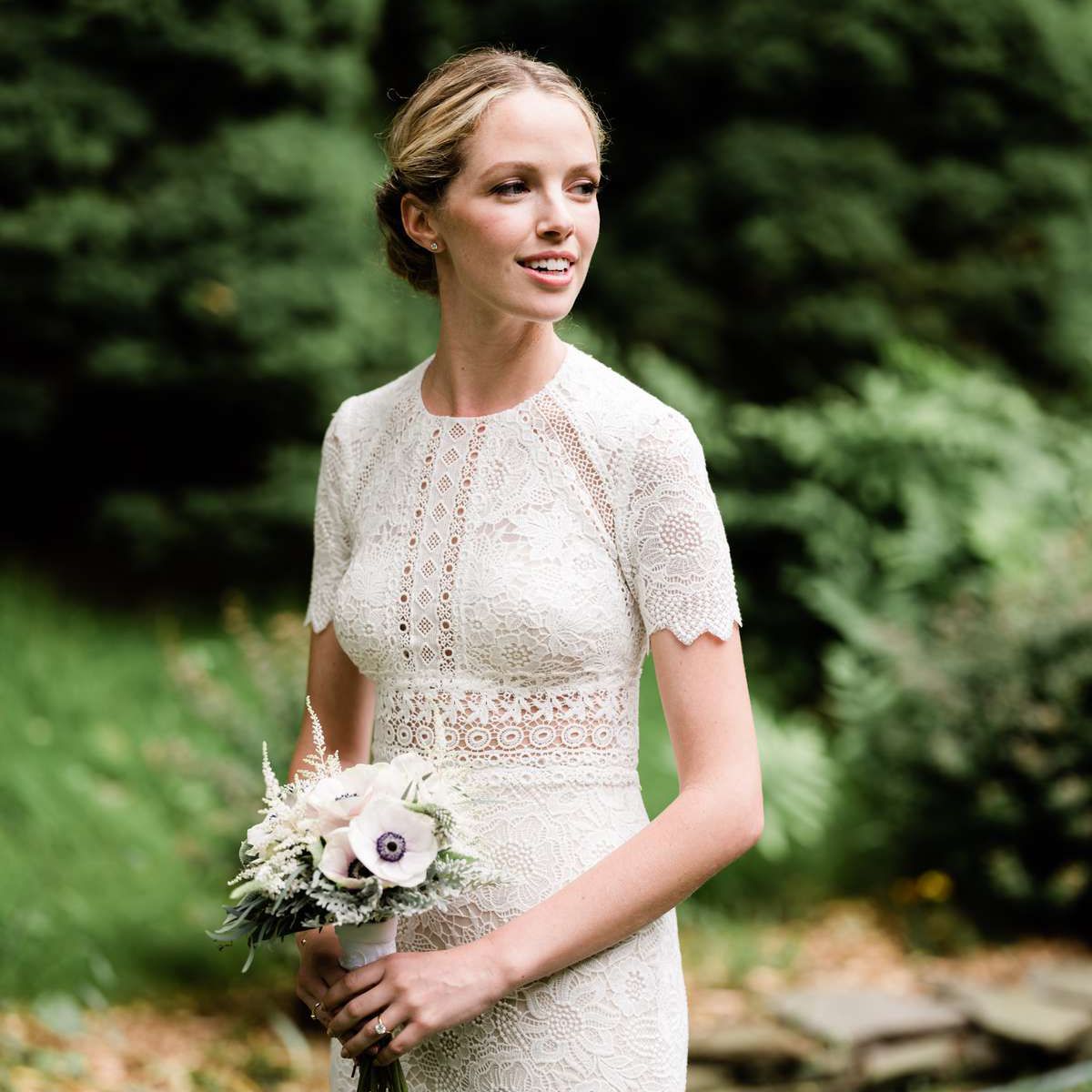 银莲花属姿态婚礼花束