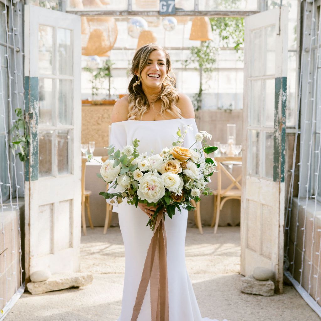 新娘与她的花束