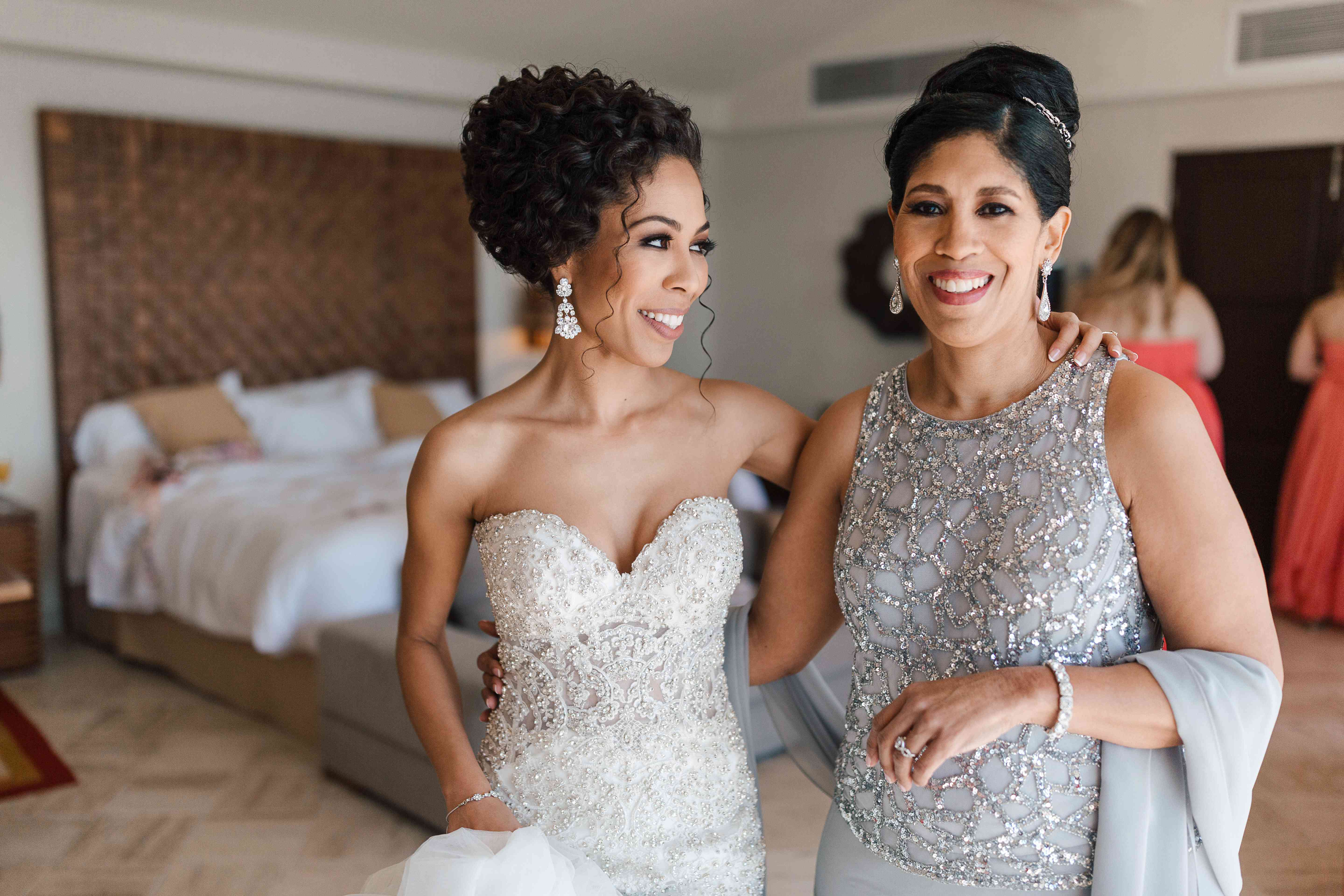 打结的面包和侧部