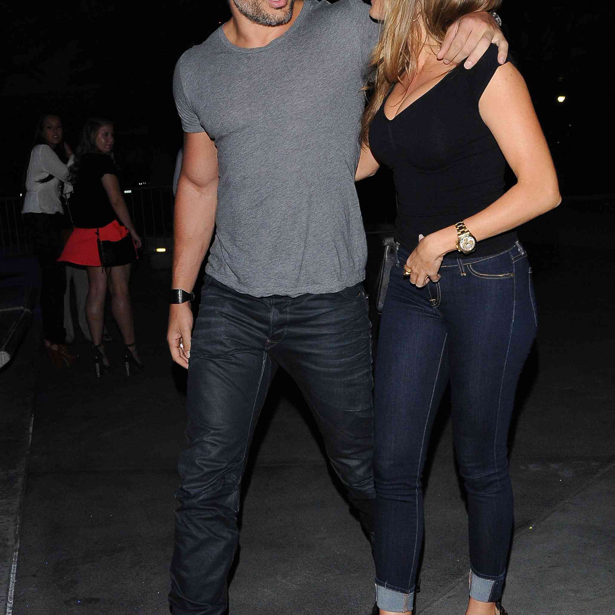 索菲亚·维加拉和乔·曼加尼洛