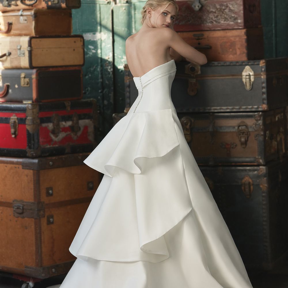 萨勒·诺里婚纱