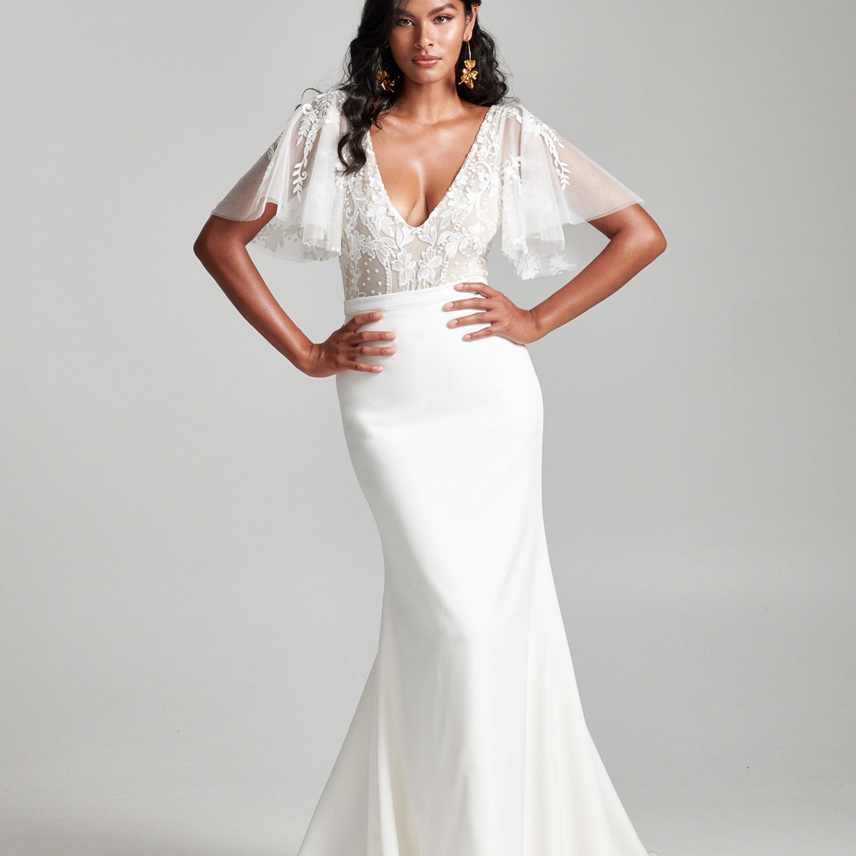 丽贝卡·舍内菲尔德婚纱