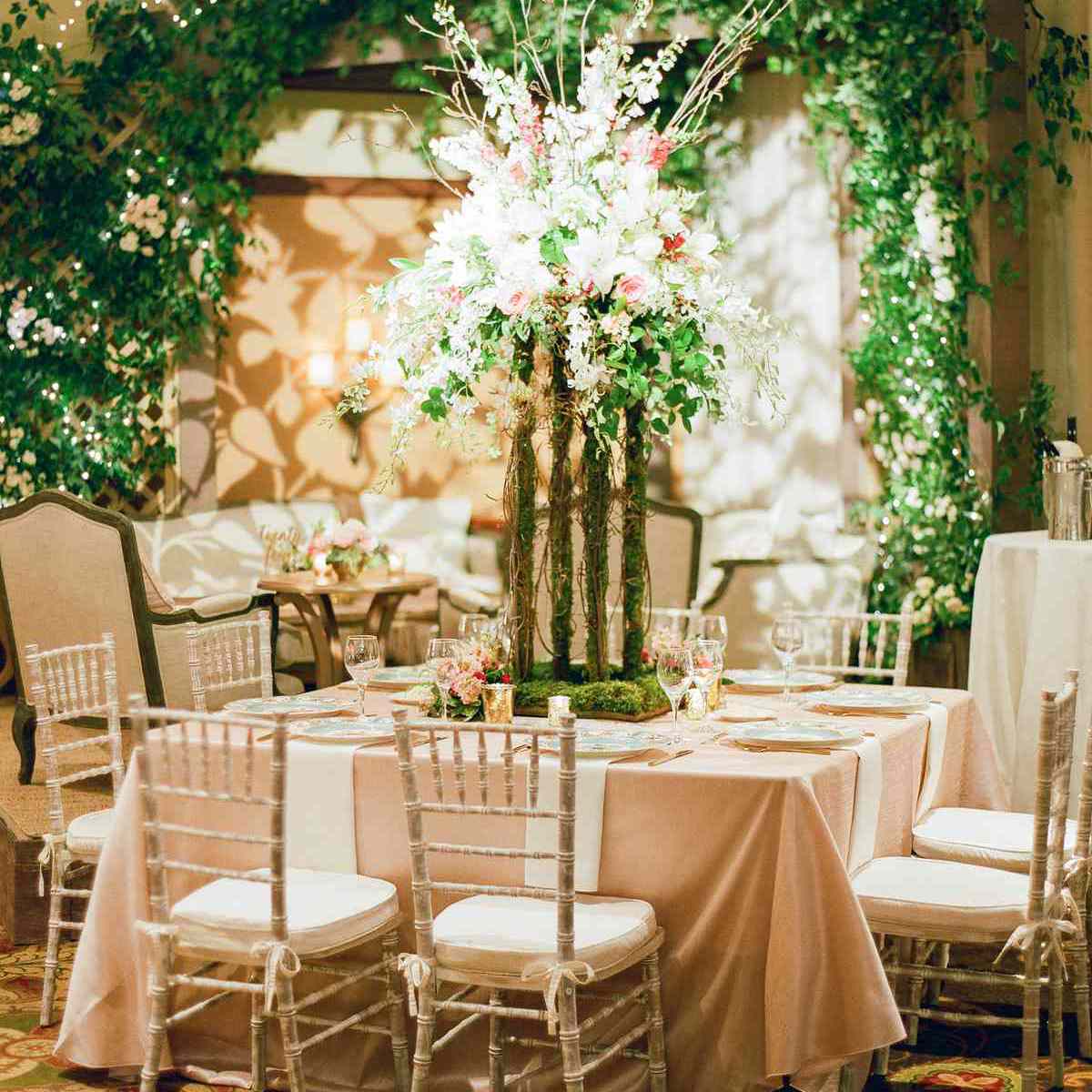 春季婚礼花的中心装饰品