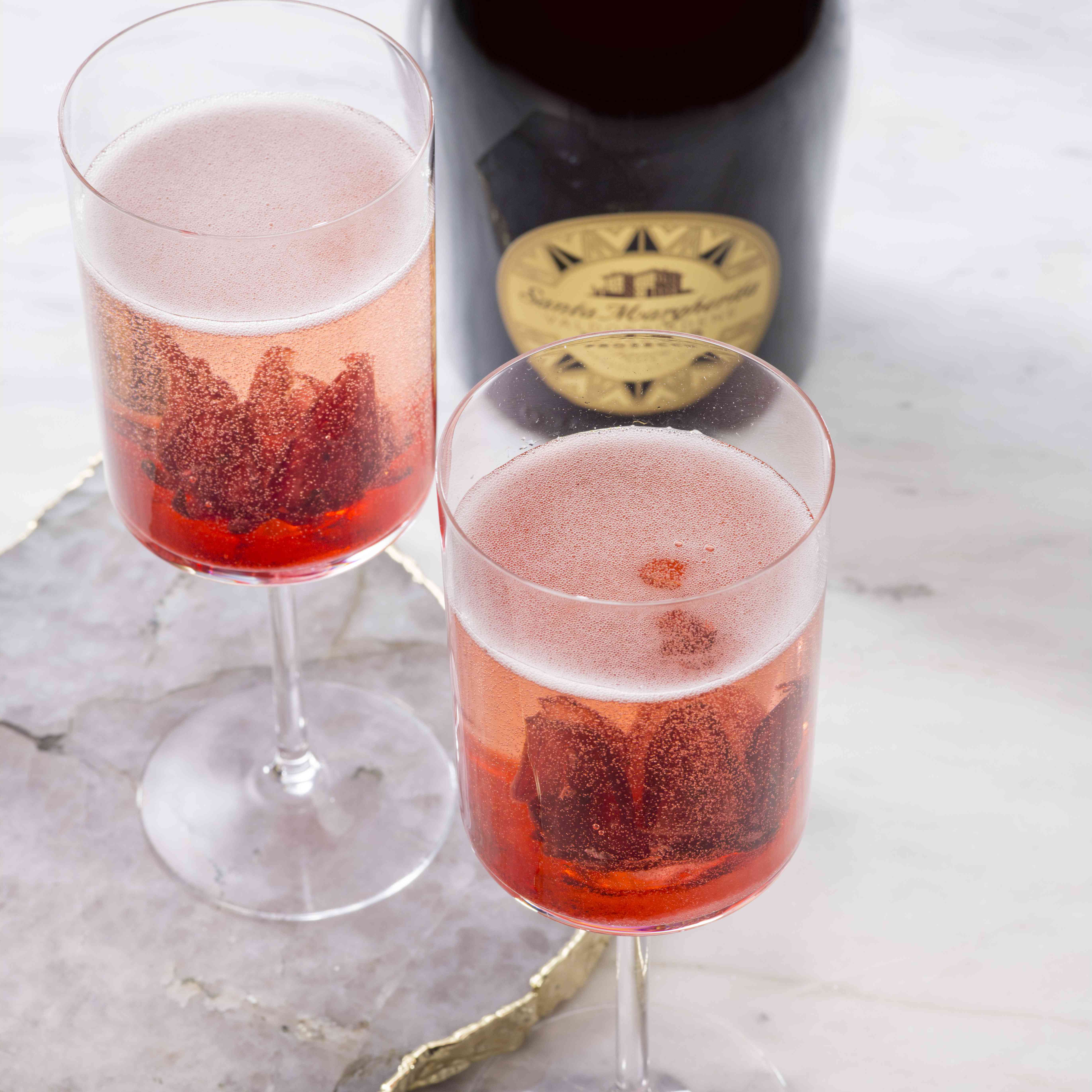 采购产品酒精，签名鸡尾酒，饮料，玻璃杯，酒吧，菜单，接待，香槟，起泡酒