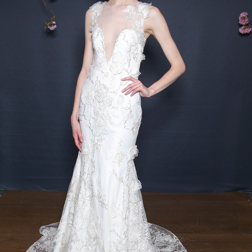 萨勒·诺里装修和火炬婚纱礼服