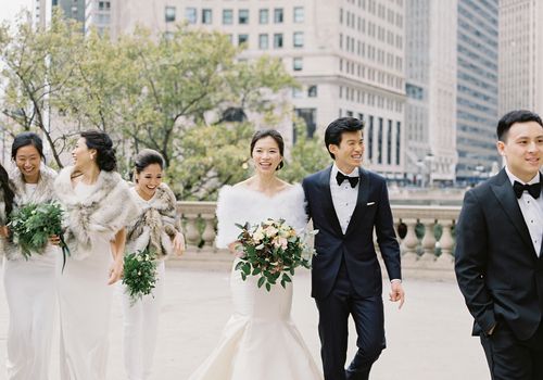 <p>新娘和新郎举行婚礼派对</p>