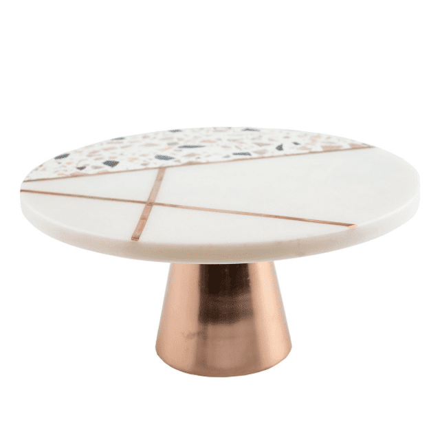 梅西的Thirstystone粉红Terazzo餐厅和白色大理石蛋糕架