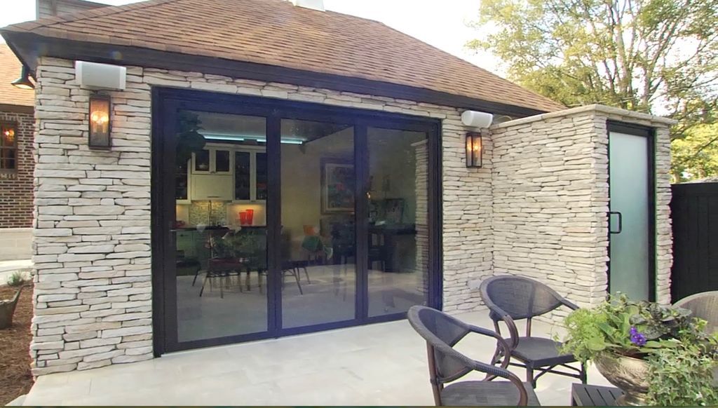 田纳西州纳什维尔的小家，一个室外游泳池